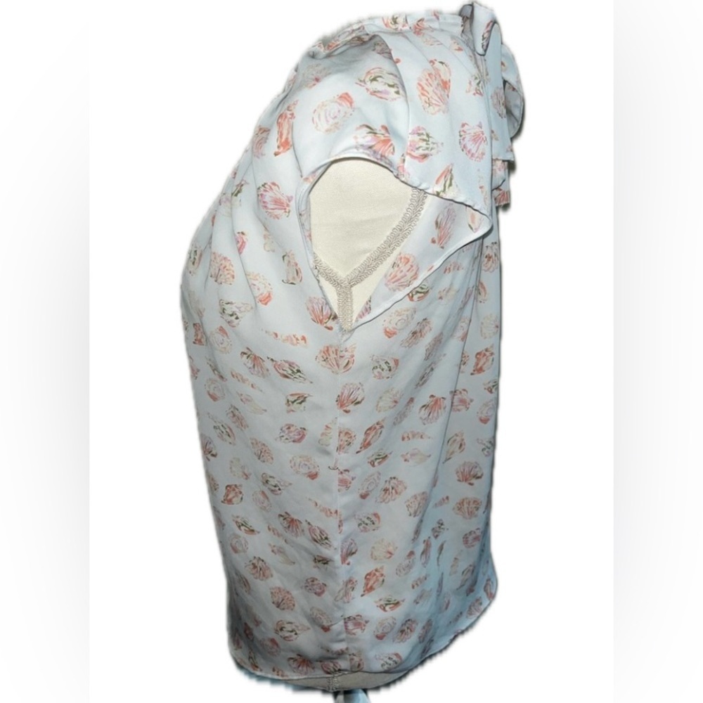 LC Lauren Conrad Pleated White & Pink Seashell Top - Picture 4 of 5